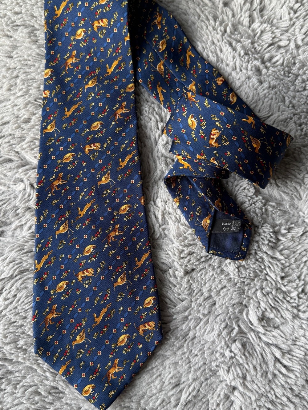 Salvatore Ferragamo Men’s 100% Silk Tie Navy Animal Print Made Italy 3.75"